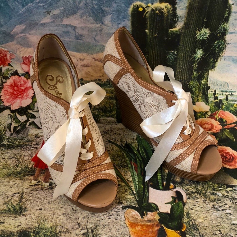 Anthropologie Seychelles Ivory Ribbon Lace Up Wedge Sandals Size 7.5
